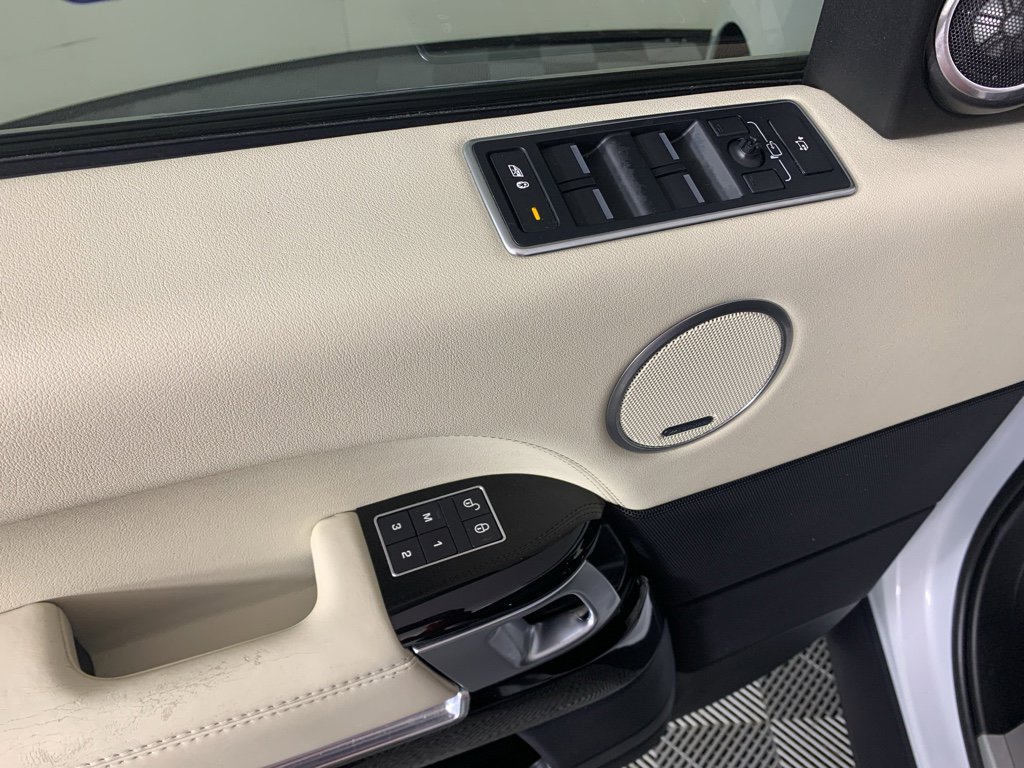 Used 2016 Land Rover Range Rover Long Wheelbase Supercharged image 14