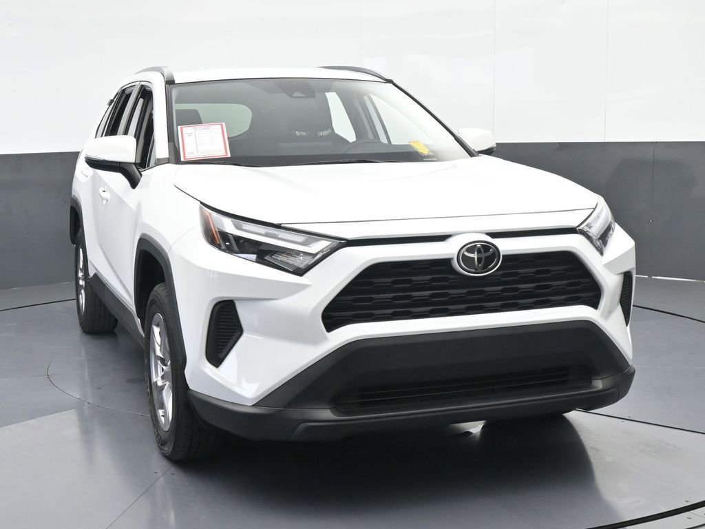 Used 2023 Toyota RAV4 XLE image 9