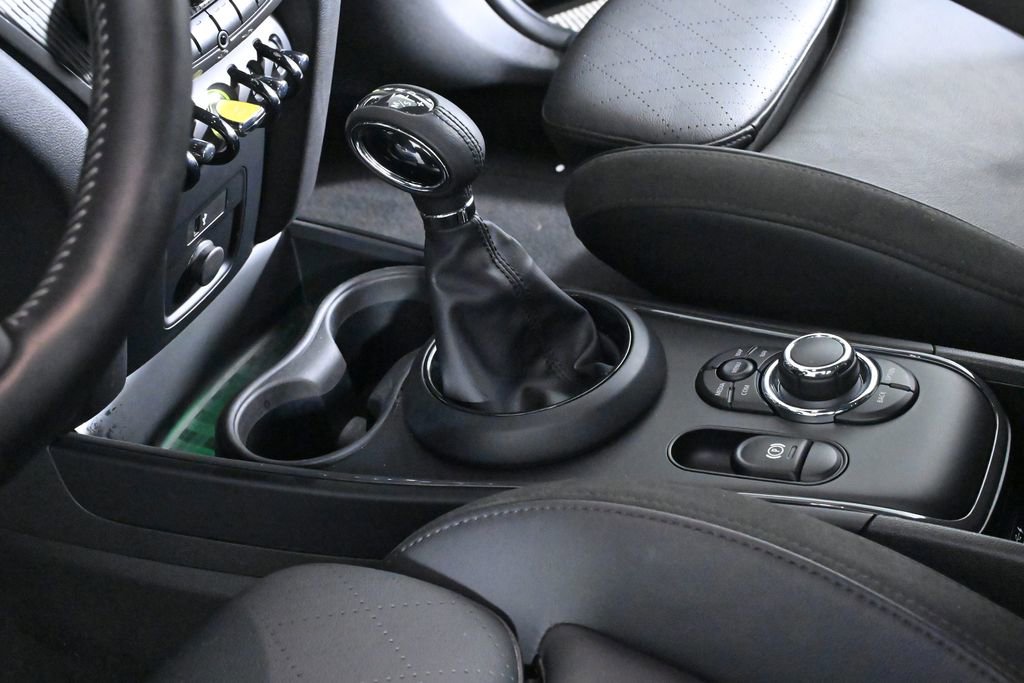 Certified 2022 MINI Cooper Countryman SE w/ Convenience Package image 18