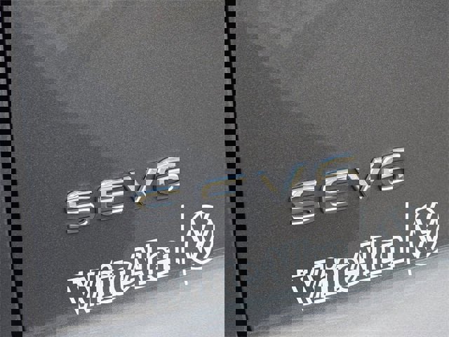 Used 2020 Volkswagen Atlas Cross Sport SE w/ Panoramic Sunroof Package image 16