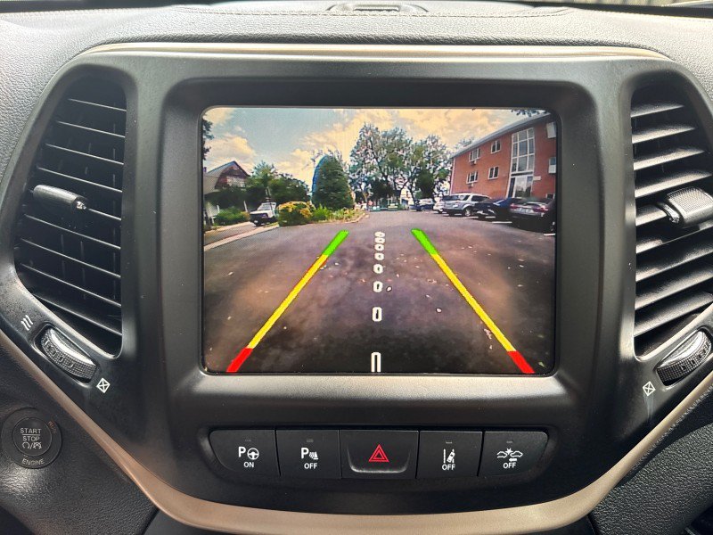 Used 2014 Jeep Cherokee Limited w/ Technology Group AWD/4WD image 21