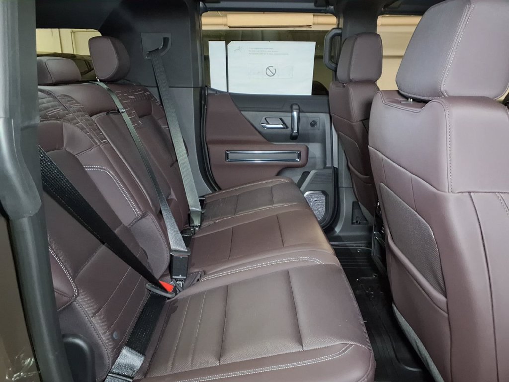New 2026 GMC Hummer EV SUV w/ LPO, Illumination Package AWD/4WD image 7