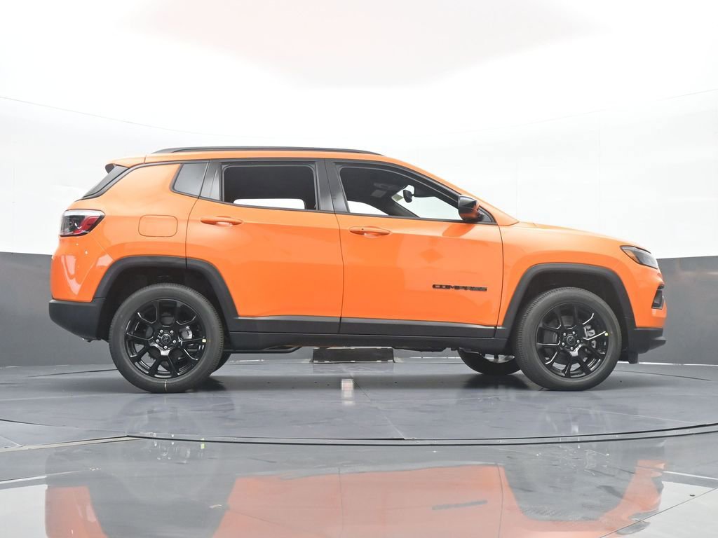 Used 2026 Jeep Compass Latitude AWD/4WD image 49