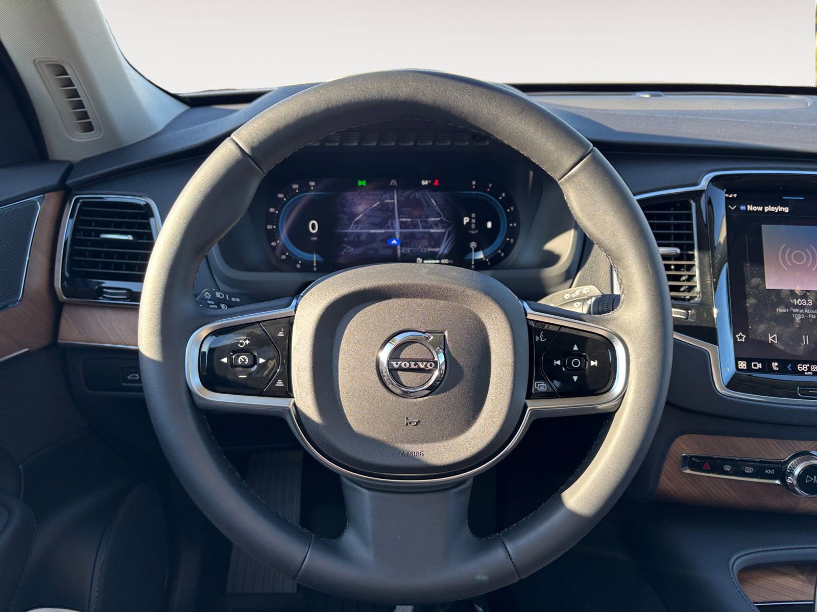 New 2025 Volvo XC90 B6 Plus w/ Protection Package Premier image 12