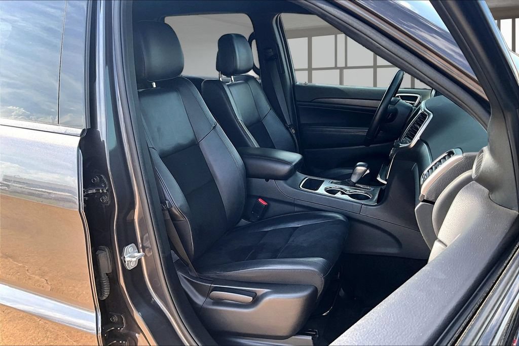 Used 2018 Jeep Grand Cherokee Altitude RWD image 7
