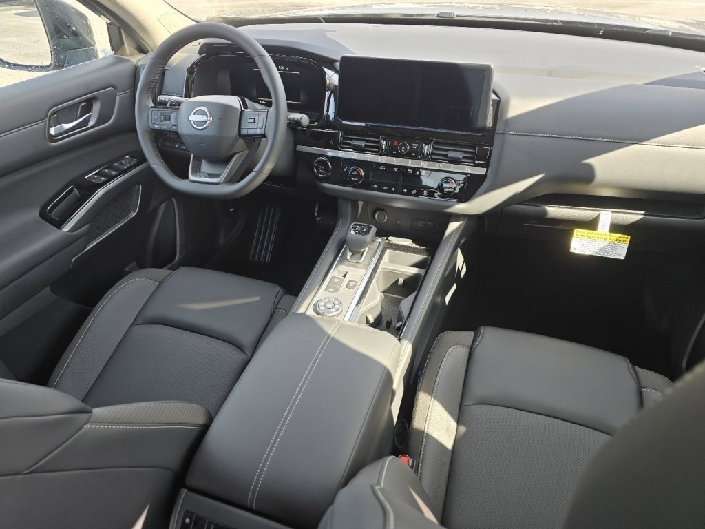 New 2026 Nissan Pathfinder SL image 14