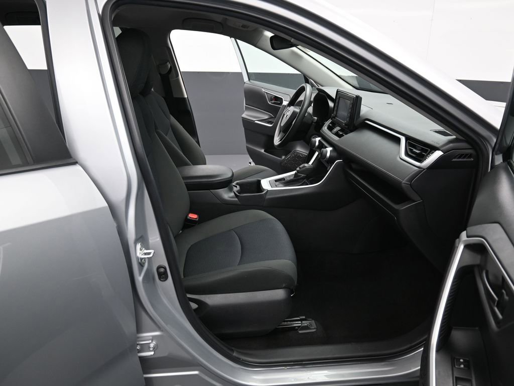 Certified 2022 Toyota RAV4 LE AWD/4WD image 31