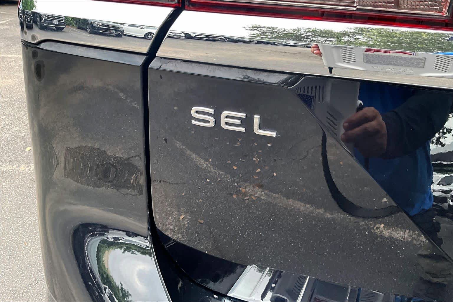 Used 2024 Volkswagen Atlas SEL Premium R-Line AWD/4WD image 10