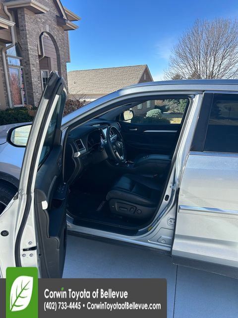 Used 2019 Toyota Highlander XLE w/ Protection Package #3 image 17