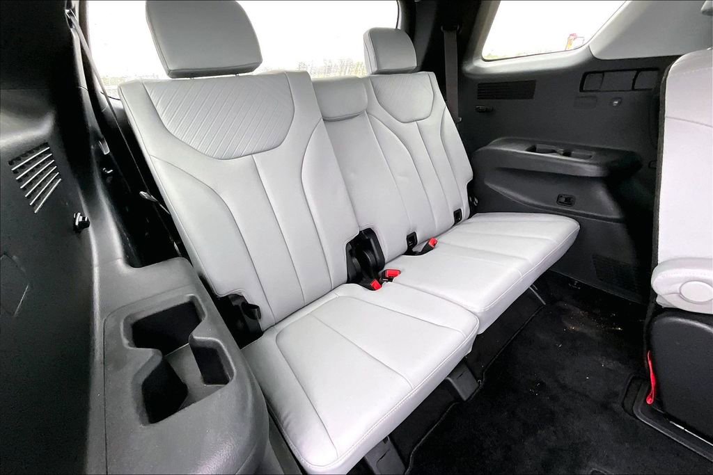 Used 2025 Hyundai Palisade SEL FWD image 37