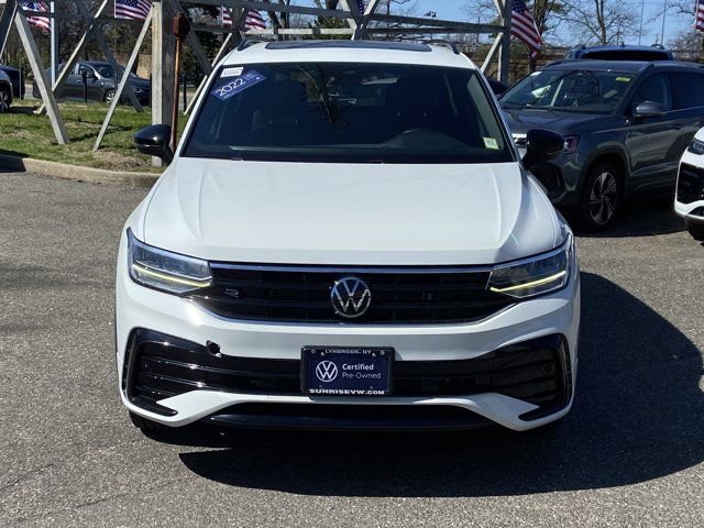 Certified 2022 Volkswagen Tiguan SE R-Line image 2