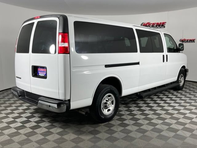 Used 2023 Chevrolet Express 3500 LT w/ LT Preferred Equipment Group RWD image 3