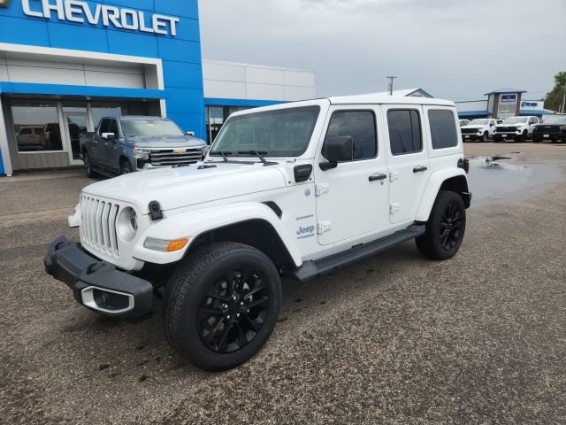 Used 2021 Jeep Wrangler Unlimited Sahara w/ Cold Weather Group AWD/4WD image 2