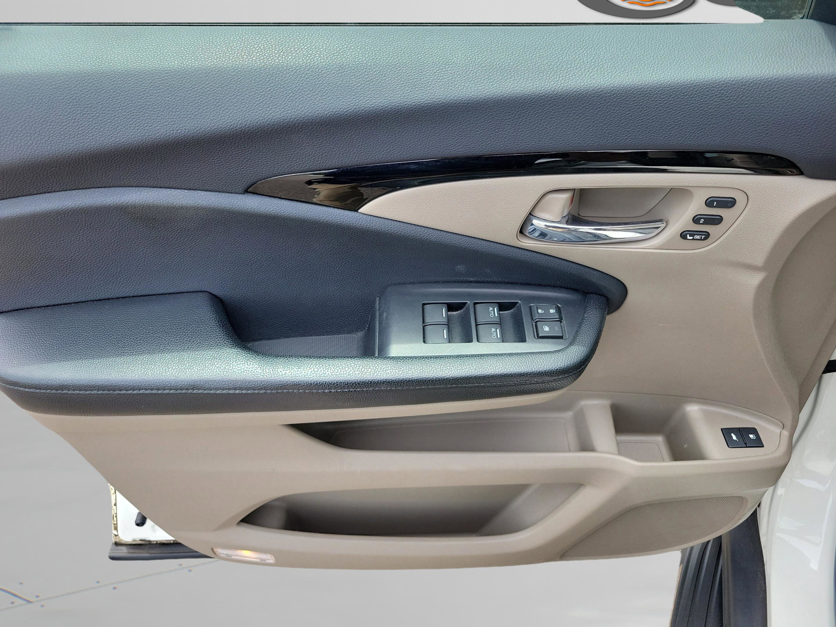 Certified 2017 Honda Pilot Touring image 23