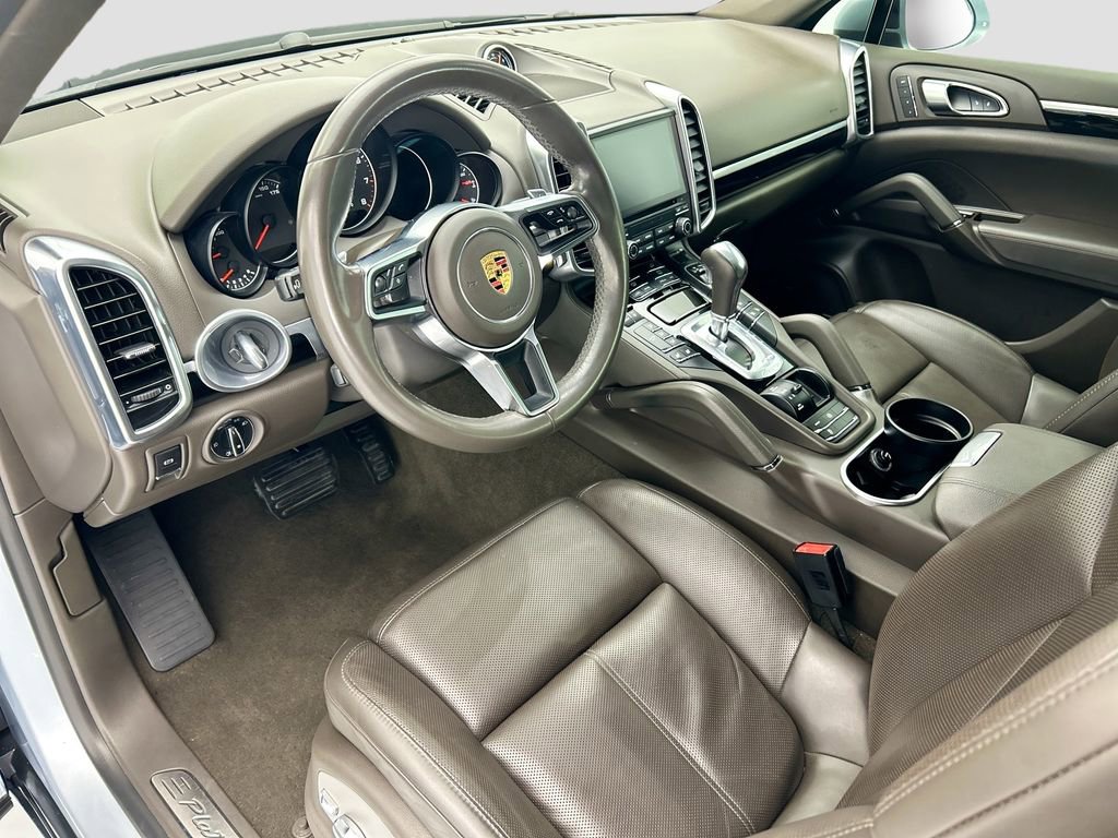 Used 2018 Porsche Cayenne image 9