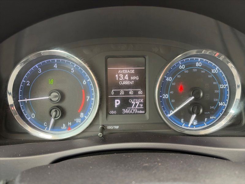 Used 2018 Toyota Corolla LE FWD image 22