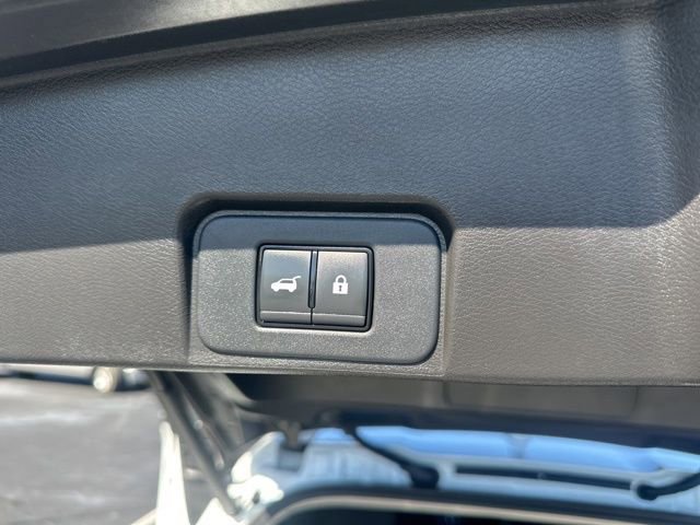 Used 2024 Nissan Rogue SV image 31