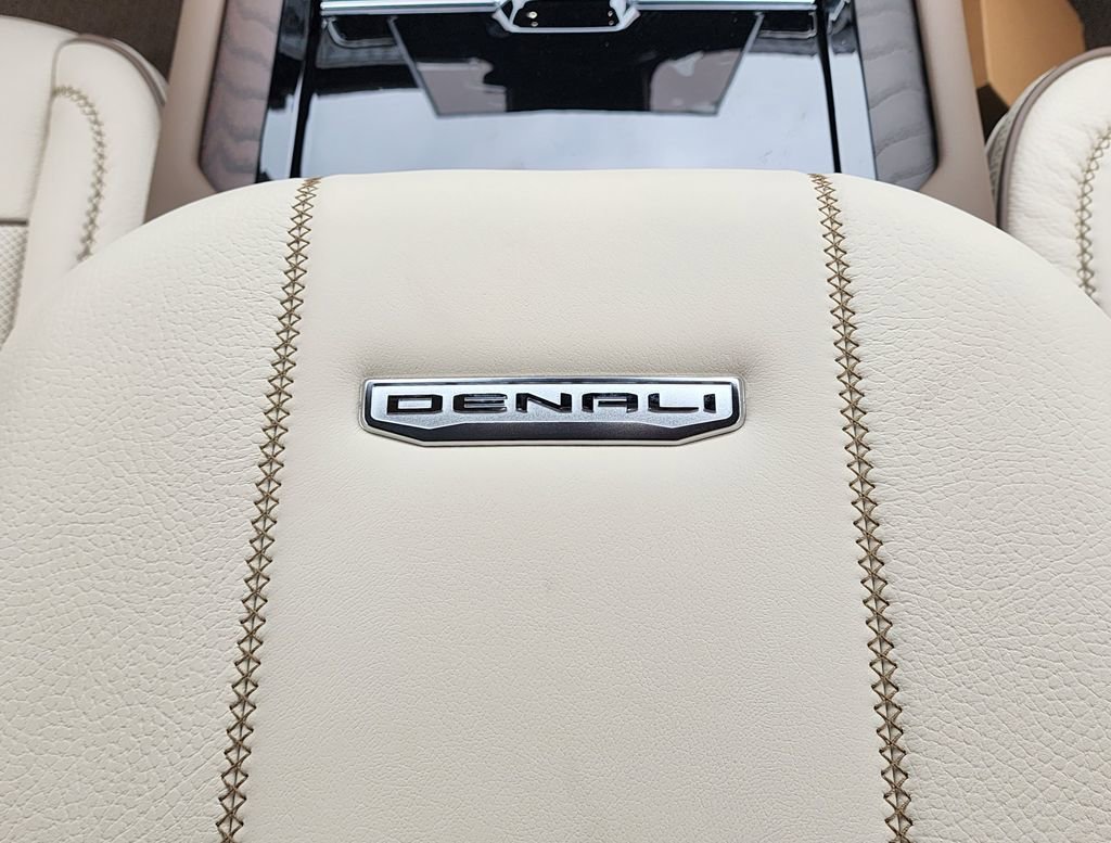 New 2026 GMC Yukon Denali w/ Denali Reserve Package AWD/4WD image 41