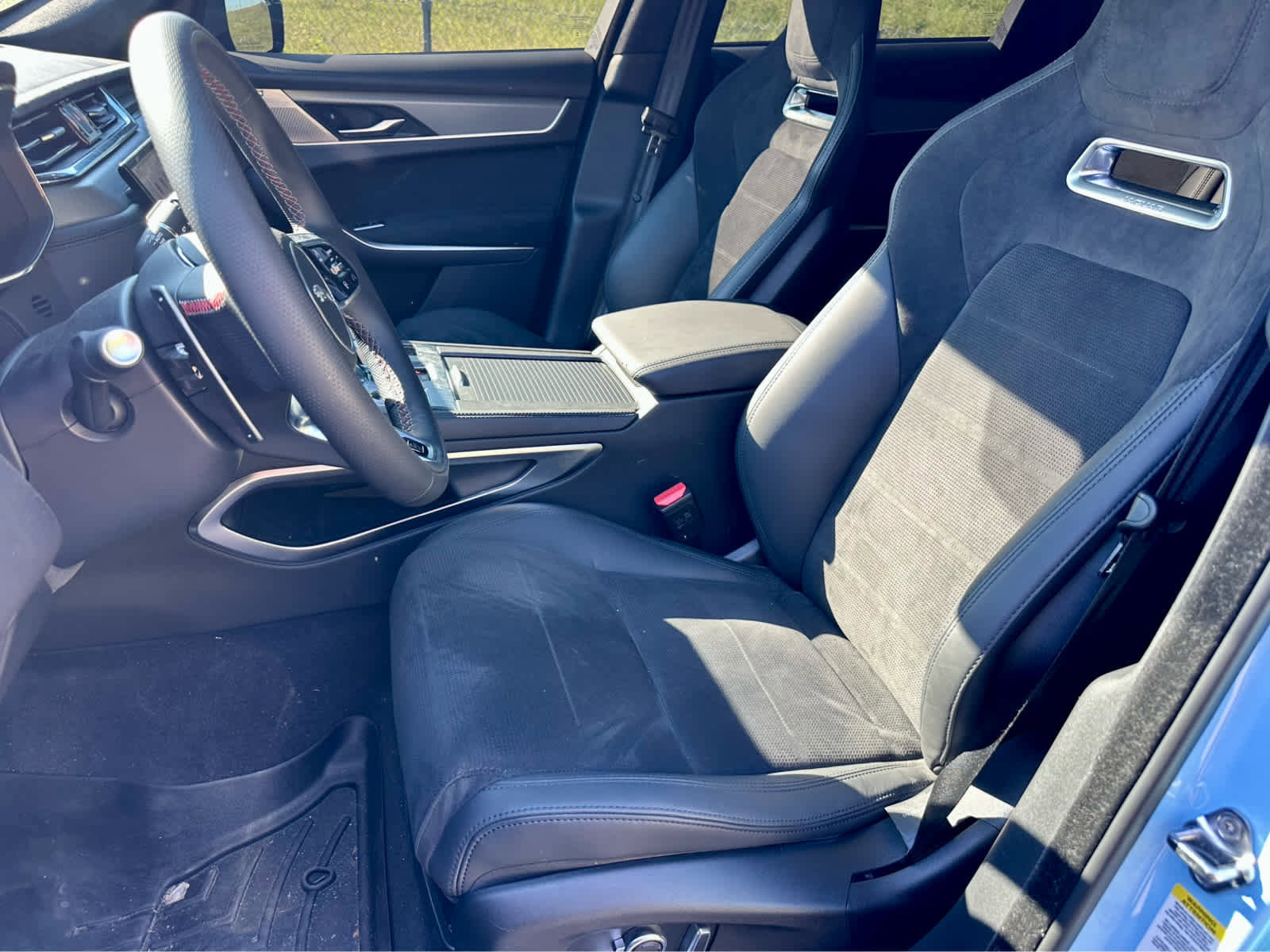 Used 2026 Jaguar F-PACE SVR 575 Edition AWD/4WD image 12