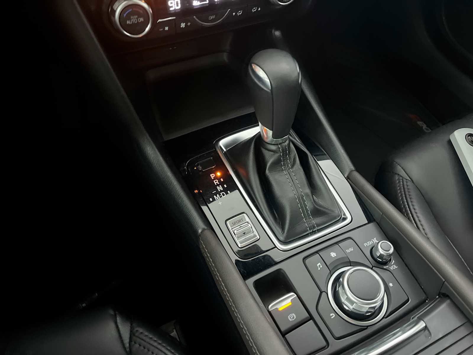 Used 2018 MAZDA MAZDA3 Touring image 21