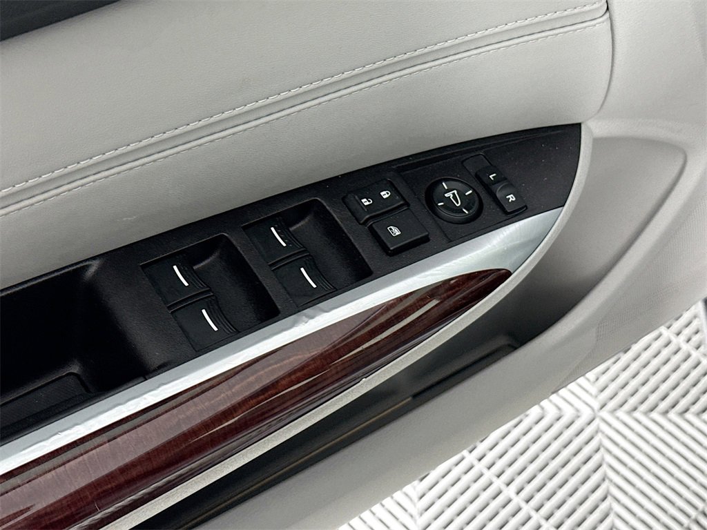 Used 2016 Acura TLX image 18
