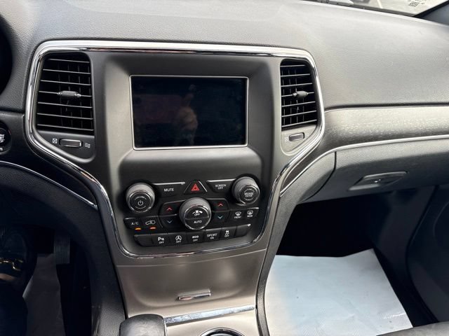 Used 2018 Jeep Grand Cherokee Limited AWD/4WD image 12
