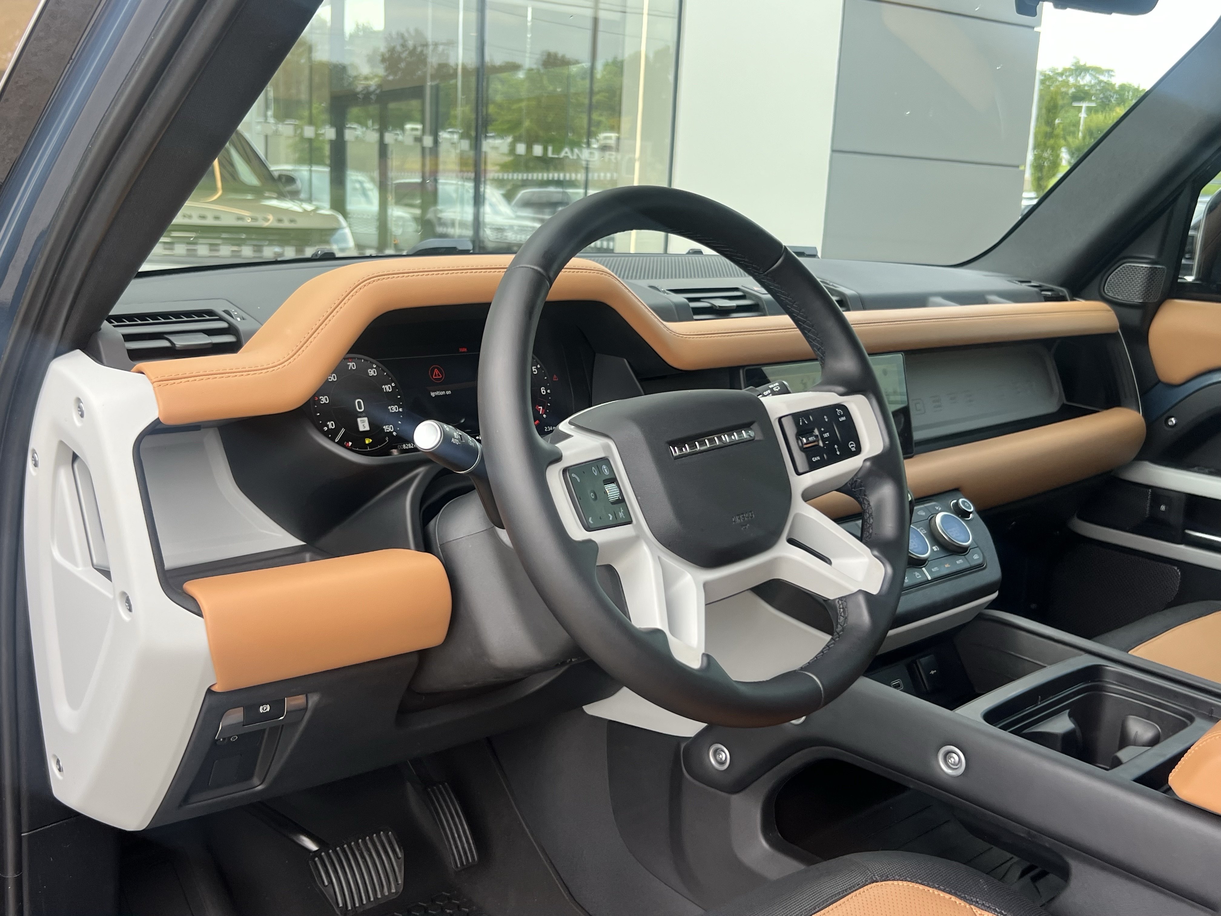 Used 2024 Land Rover Defender 110 X-Dynamic SE AWD/4WD image 20