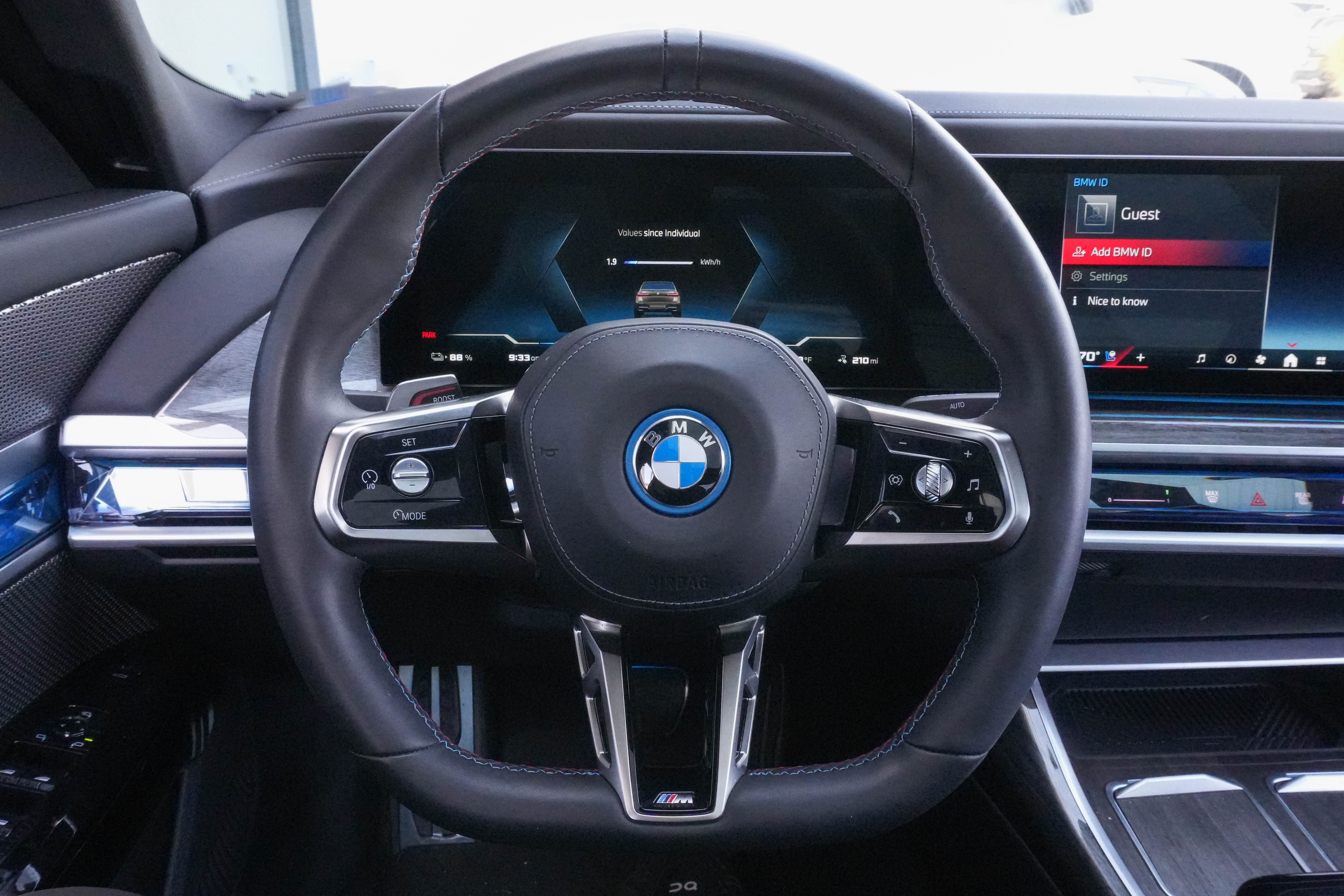 Certified 2024 BMW i7 M70 w/ Premium Package AWD/4WD image 18