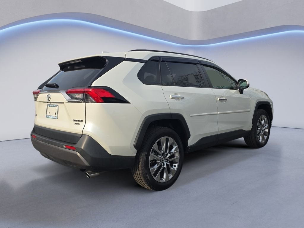 Used 2020 Toyota RAV4 Limited image 5