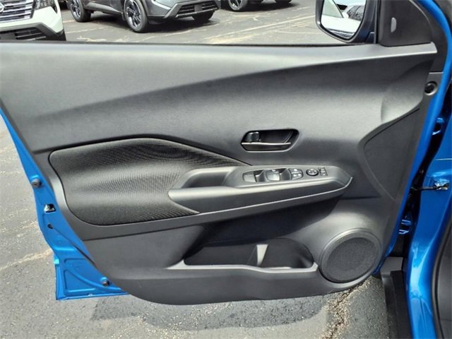 New 2025 Nissan Kicks Play S image 7