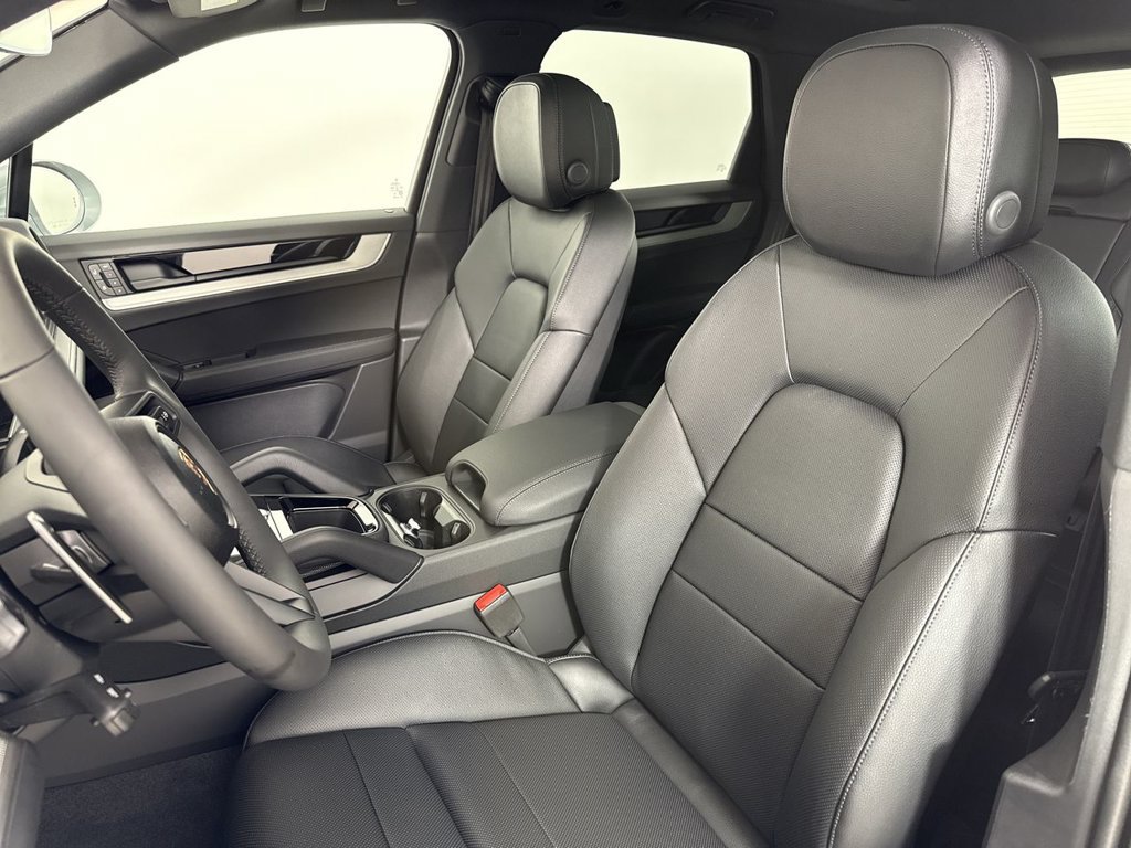 New 2026 Porsche Cayenne AWD/4WD image 5