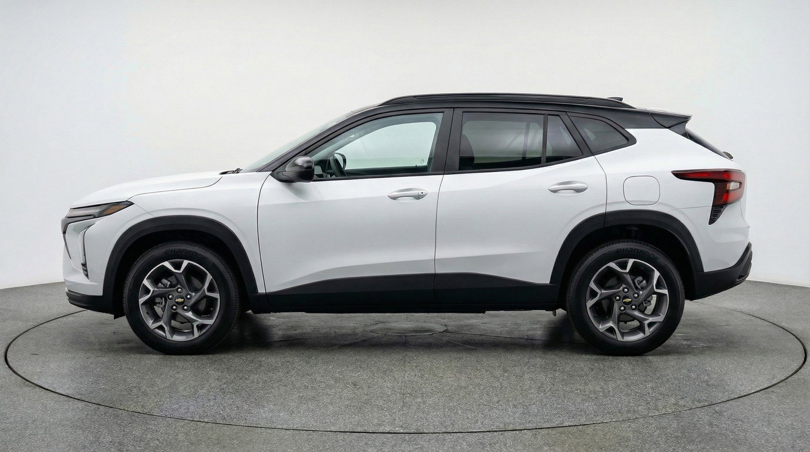 Used 2025 Chevrolet Trax LT w/ LT Convenience Package image 5