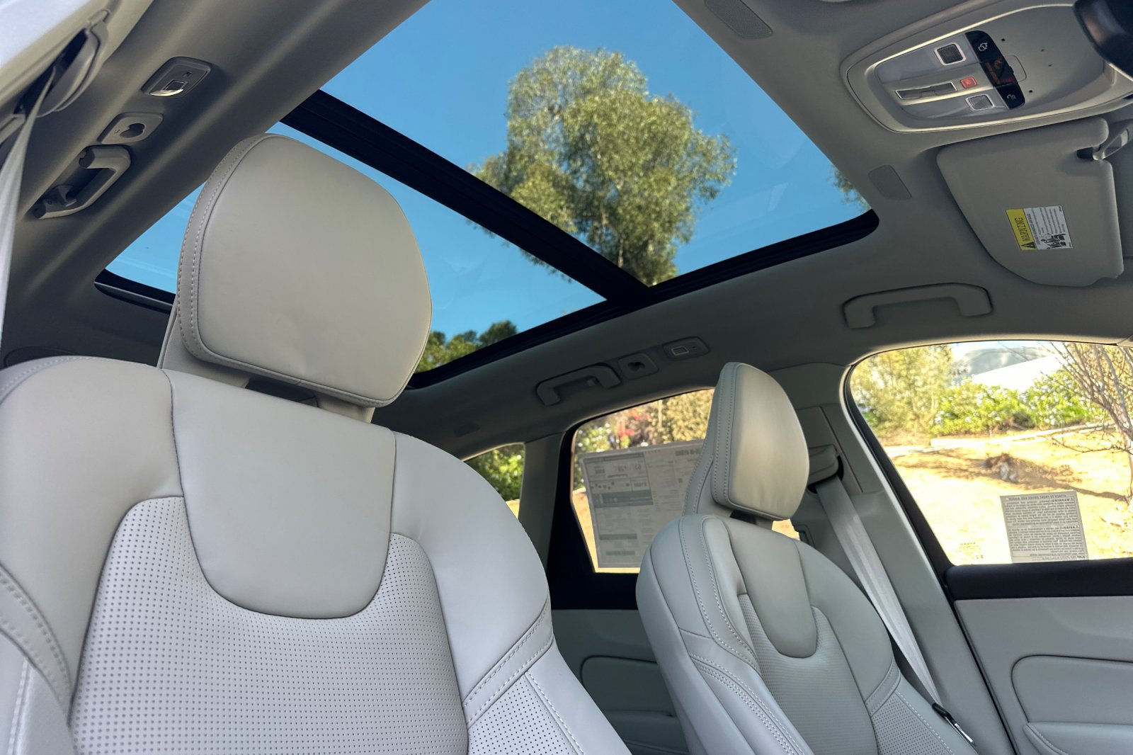 New 2026 Volvo XC60 T8 Ultra AWD/4WD image 13