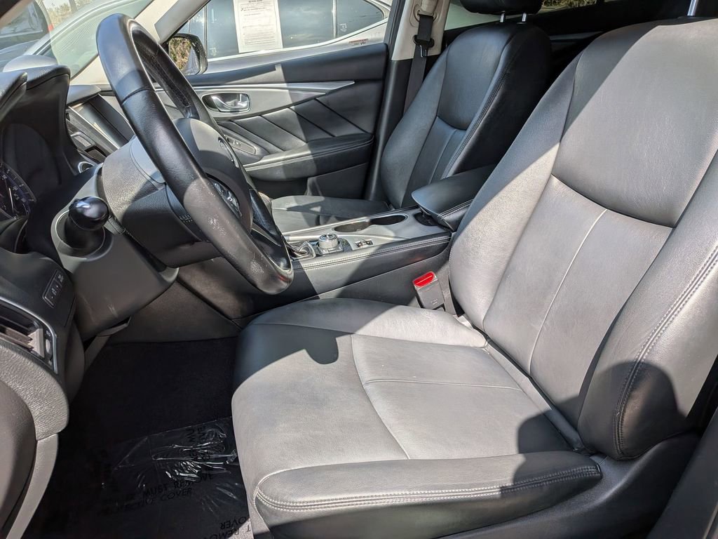 Used 2015 INFINITI Q50 image 10