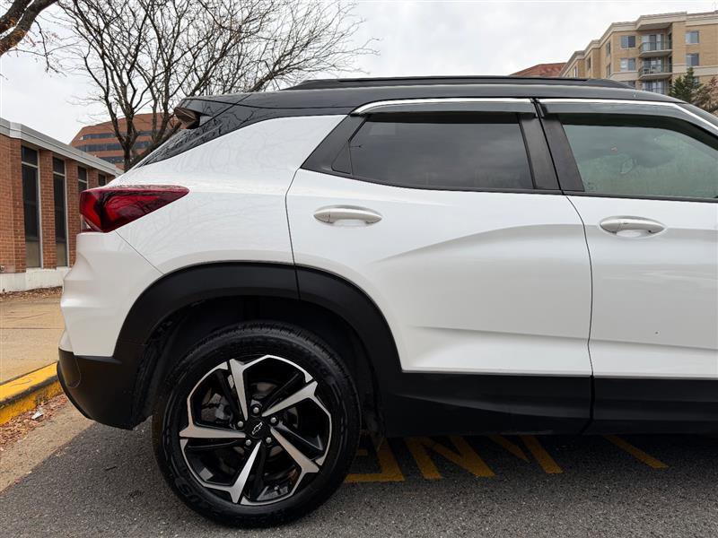 Used 2021 Chevrolet TrailBlazer RS w/ Sun and Liftgate Package image 5