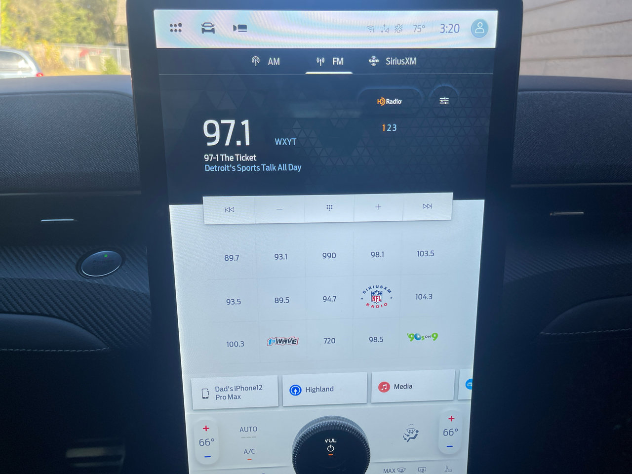 Used 2023 Ford Mustang Mach-E Premium image 17