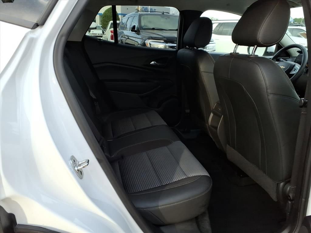 Used 2024 Chevrolet Trax LT w/ Driver Confidence Package FWD image 15
