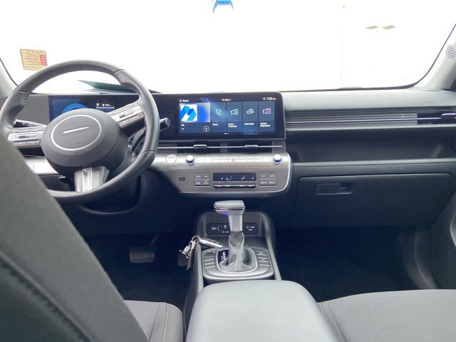 Used 2025 Hyundai Kona SEL FWD image 17