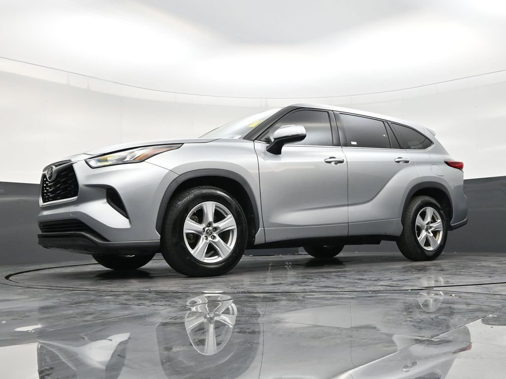 Used 2020 Toyota Highlander L image 21