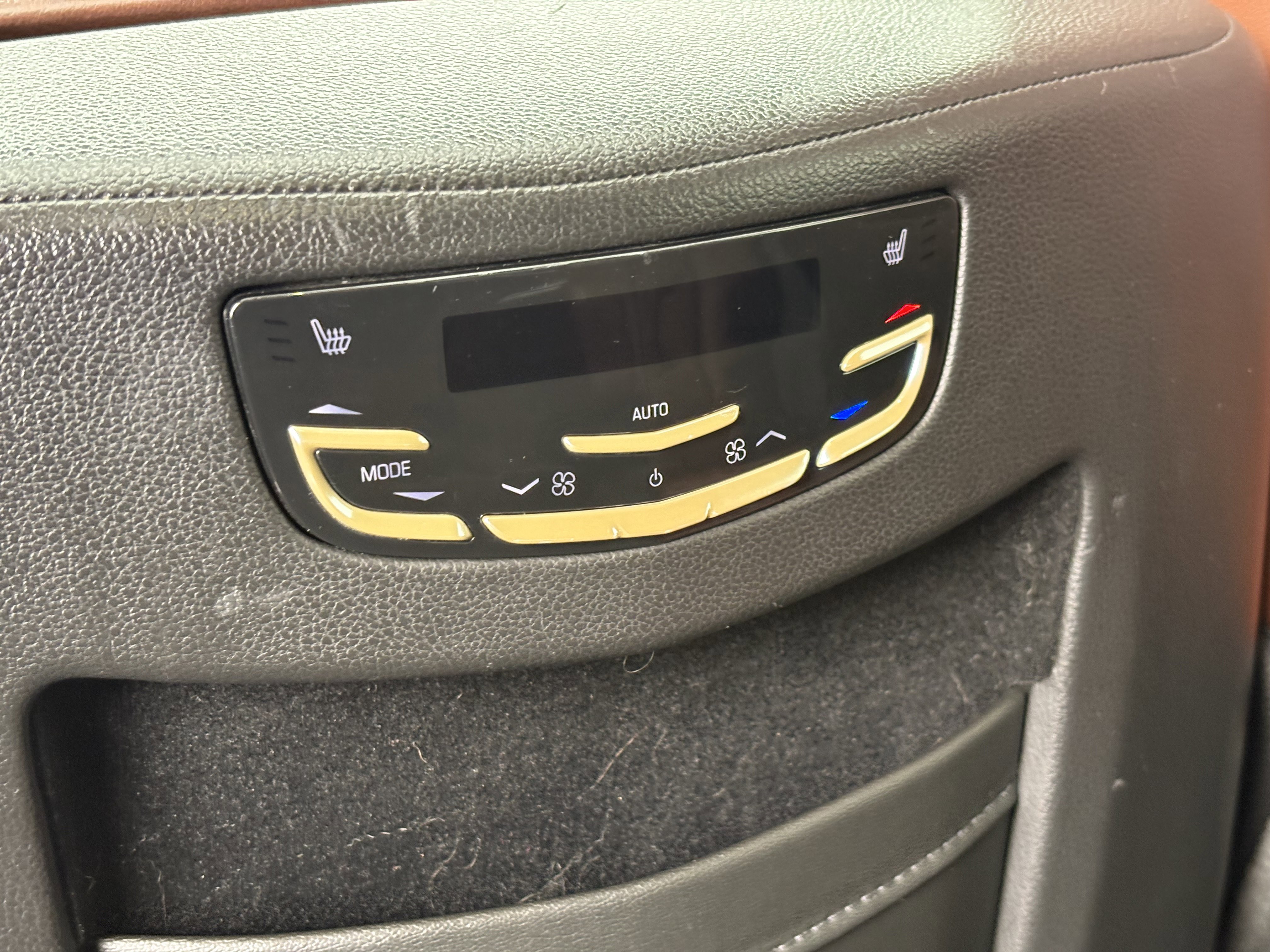 Used 2018 Cadillac Escalade Luxury image 15