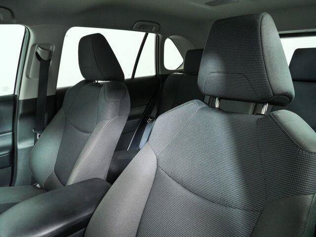 Used 2025 Toyota RAV4 LE FWD image 5