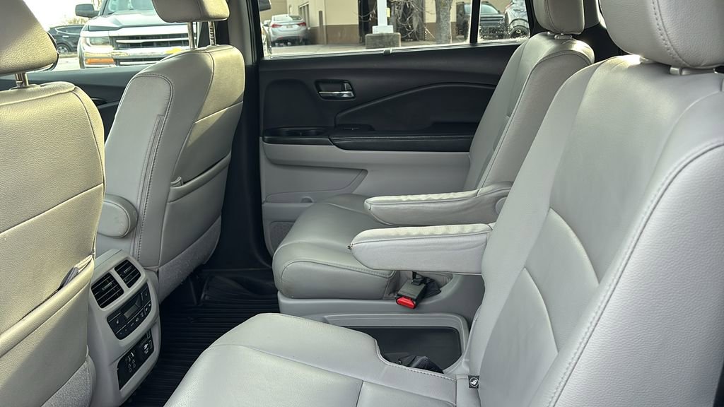 Used 2019 Honda Pilot Touring image 30