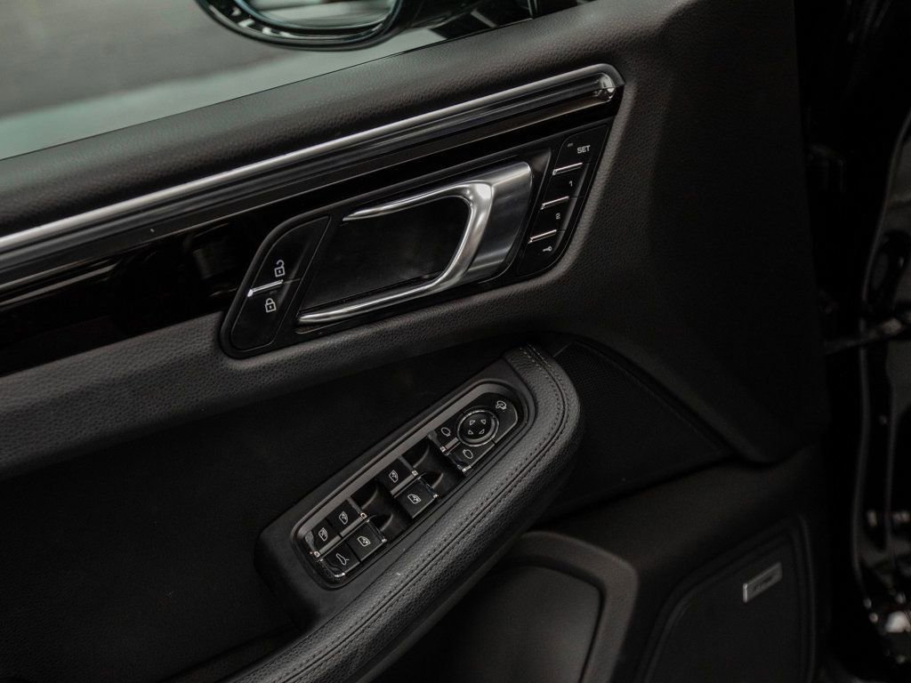 Used 2022 Porsche Macan S image 30