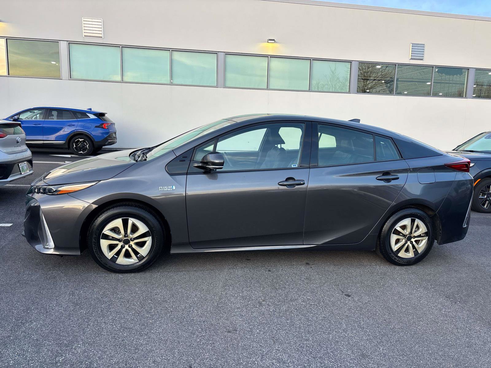 Used 2018 Toyota Prius Prime Premium w/ Carpet Mat Package FWD image 2