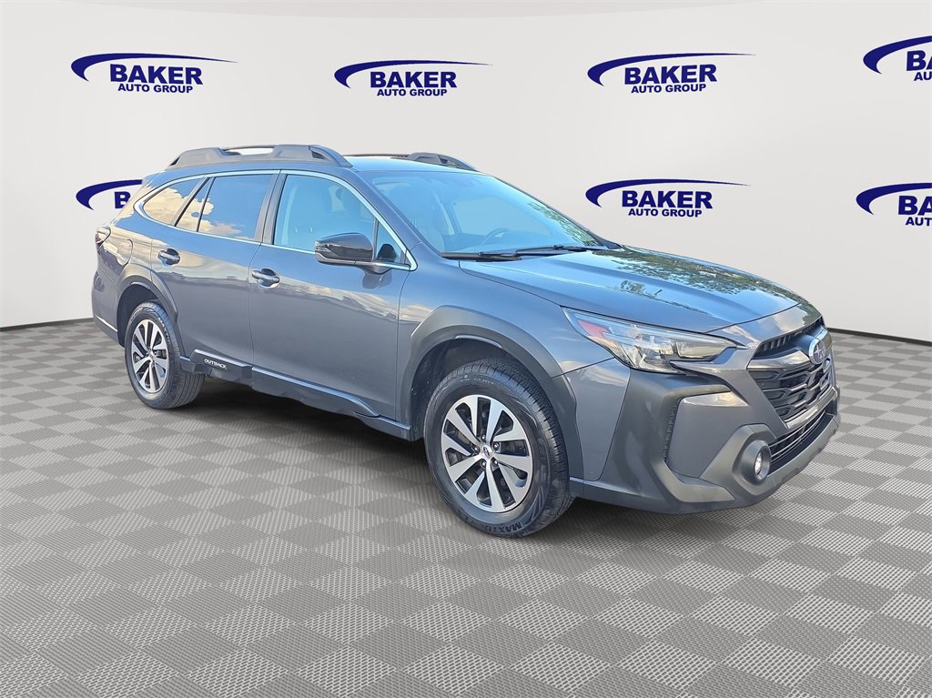 Used 2023 Subaru Outback Premium image 3