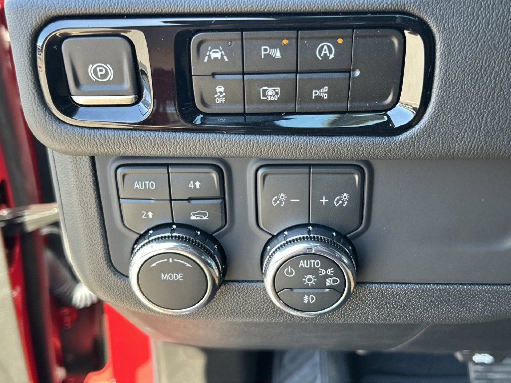 New 2026 GMC Yukon Denali AWD/4WD image 18