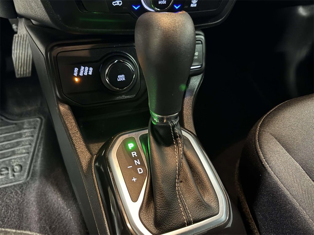 Used 2021 Jeep Renegade Latitude image 27