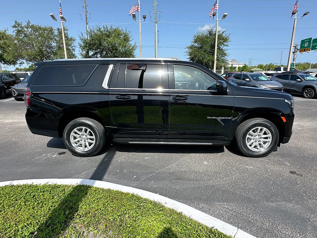 Certified 2024 Chevrolet Suburban LT AWD/4WD image 4