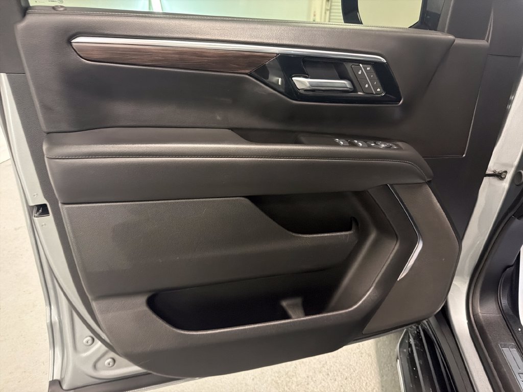 Used 2025 Chevrolet Tahoe LT RWD image 14