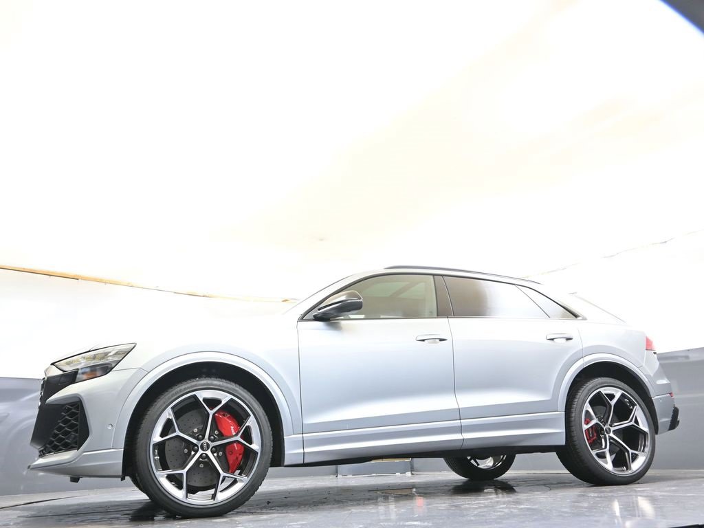 Used 2025 Audi RS Q8 performance w/ RS Design Package - Red image 37